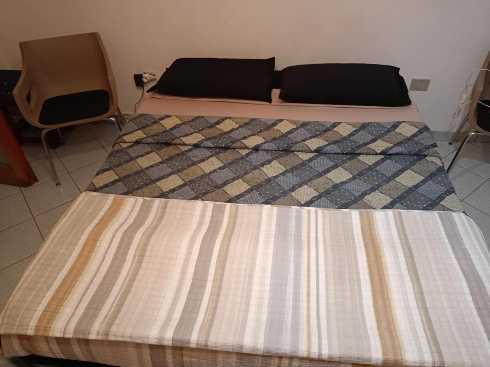 Appartamento Santa Giusta Eksteriør billede