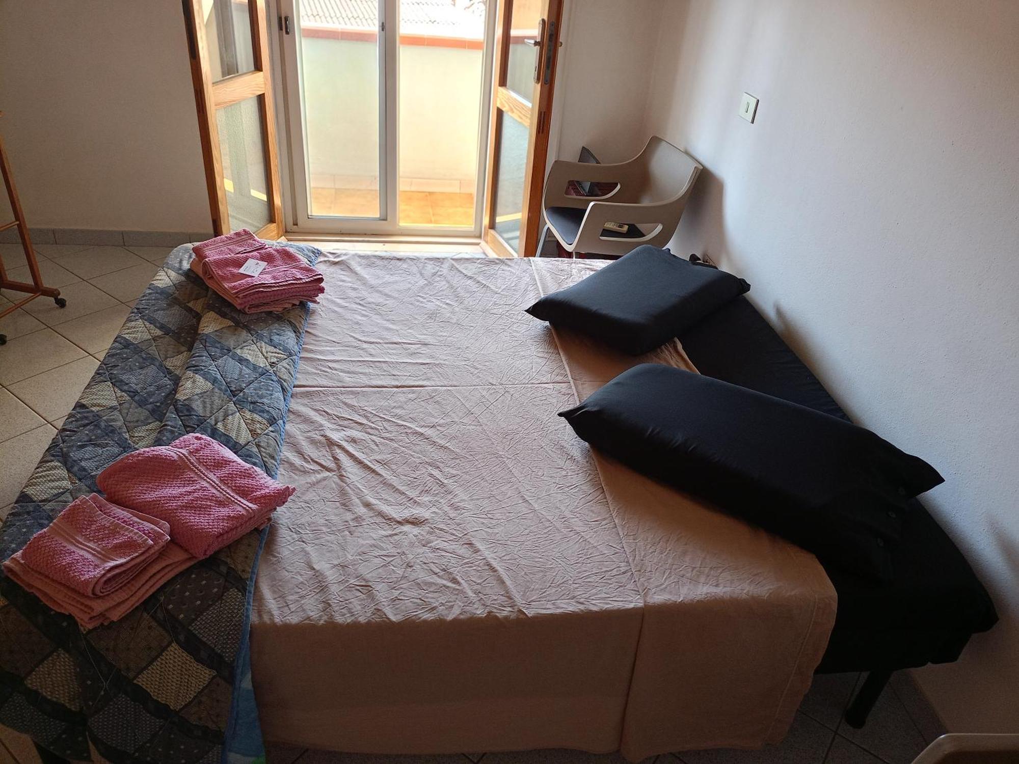 Appartamento Santa Giusta Eksteriør billede